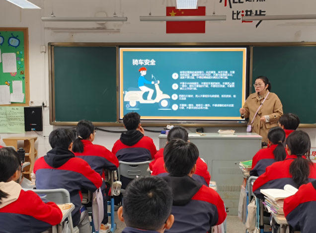 服务的普惠性可及性快捷性才能让教育改革开展成果惠及人民群众